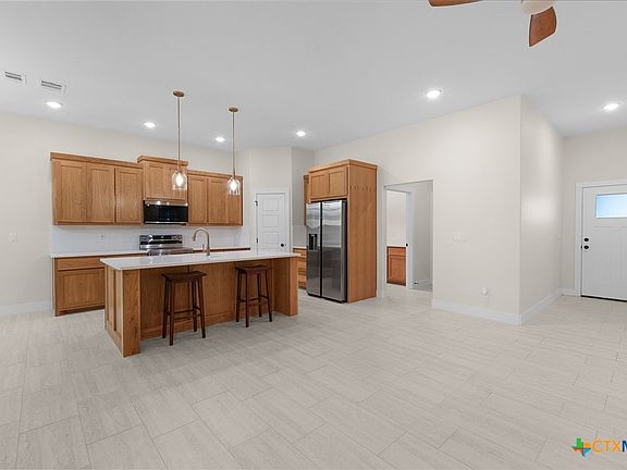 5th image of 1105 W 1st St