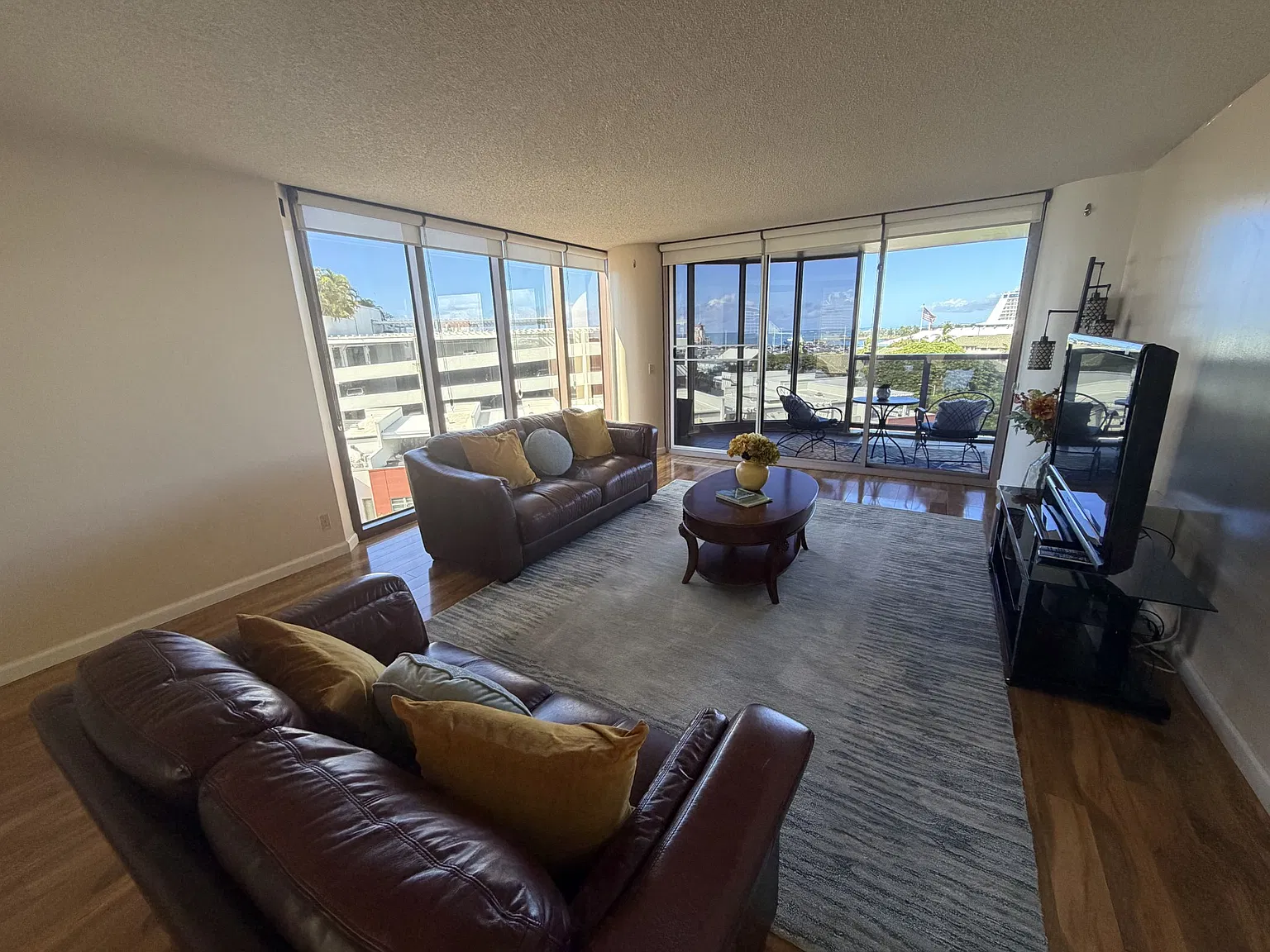 2 bed, 1625 sqft, $3,895 — Photo 3