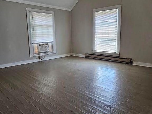 3rd image of 313-15 Hudson St #315