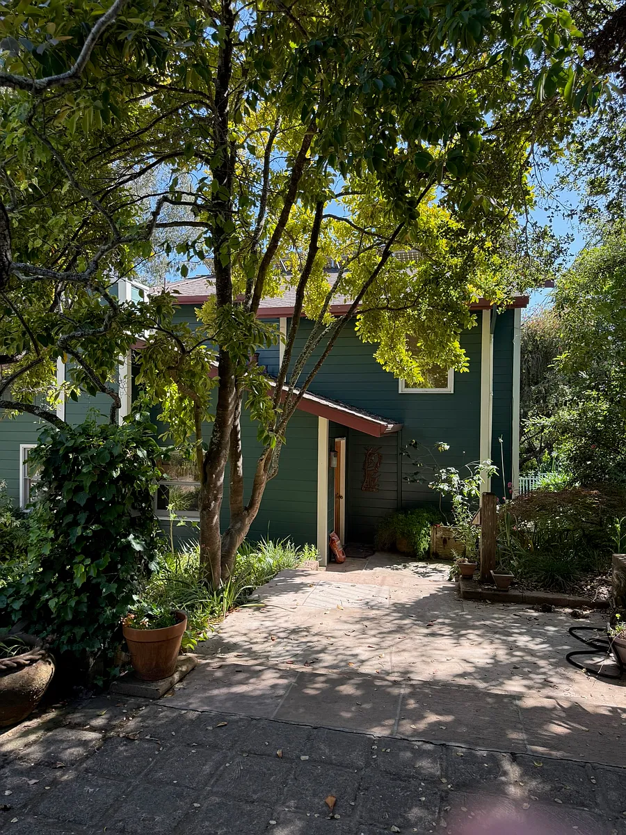 Building Photo - 3085 Mar Vista Dr