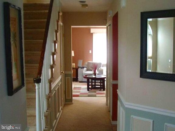 3rd image of 138 Lamplighter Ct