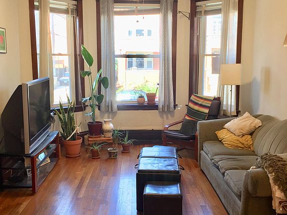 5th image of 2347 W Walton St #1