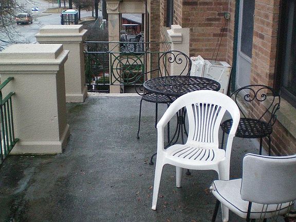 3rd image of 454 Park Dr #12