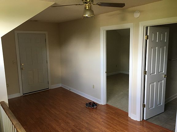 4th image of 1309 College St #A