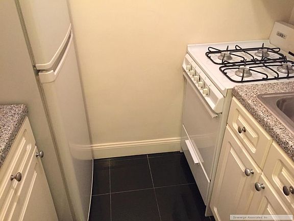 3rd image of 151 E 90th St APT 1D