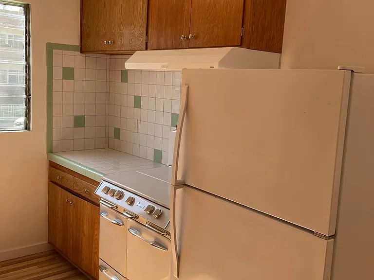 1234 N Laurel Ave — Photo 11