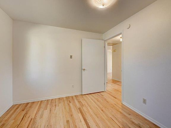 3rd image of 227 Seminole Dr