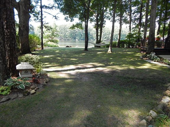 3rd image of 311 S Belmont Dr