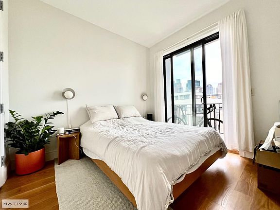 4th image of 147 Green St #3R