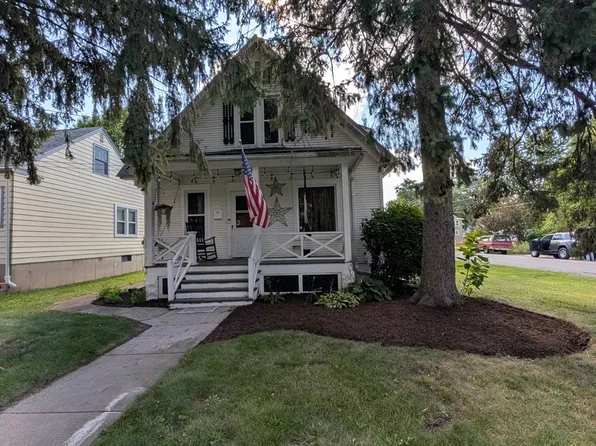 739 N 11th St, Dekalb, IL 60115