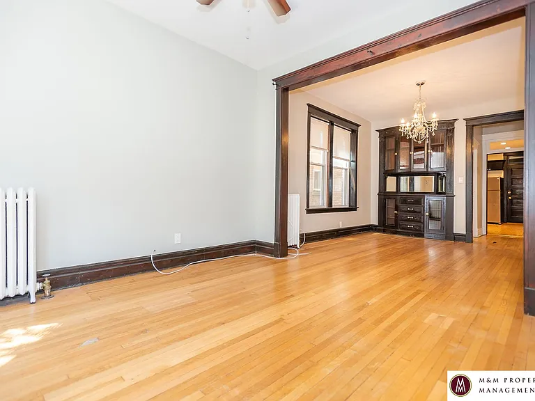 1204 Lexington — Photo 9