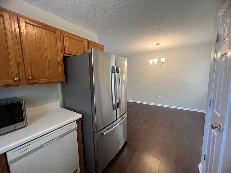 500 Chinaberry Ln — Photo 7