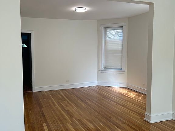 3rd image of 3438 W Potomac Ave APT 1