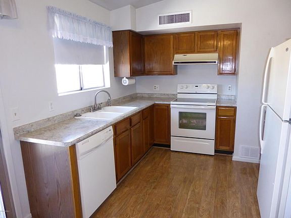 3rd image of 2984 W Coriander Dr
