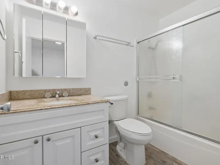 201 S Ventura Rd #7 — Photo 22