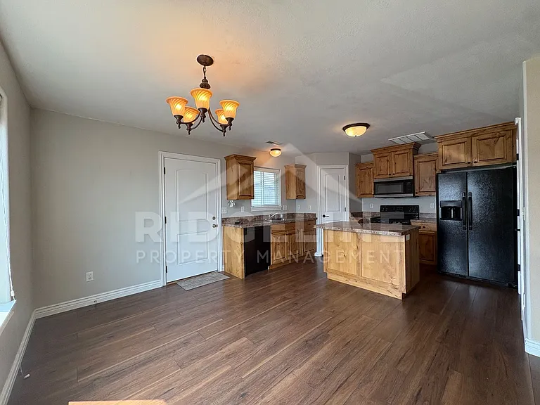 470 Sunflower Rd — Photo 2