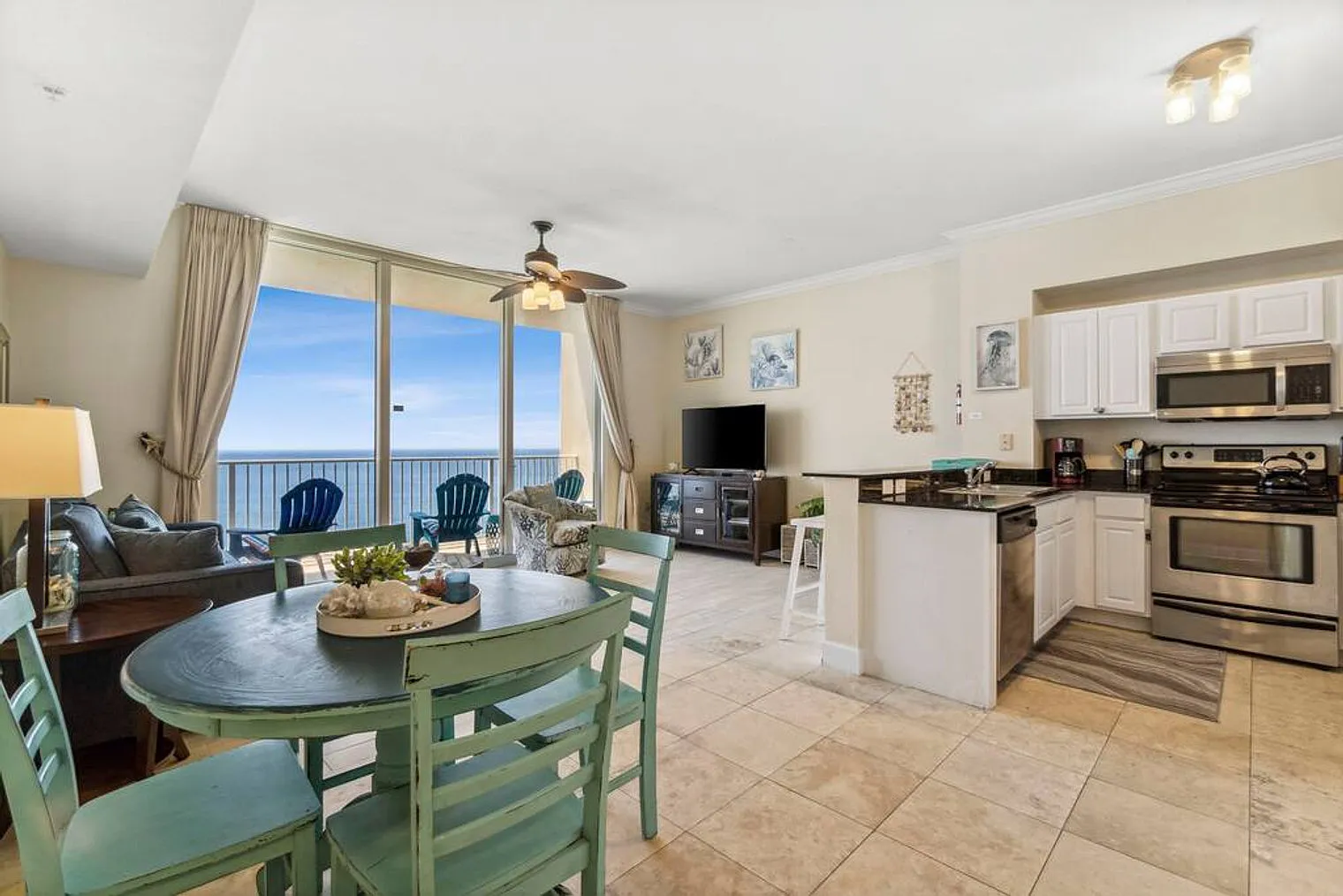2 bed, 3.0 bath, 1689 sqft, $3,284 — Photo 2