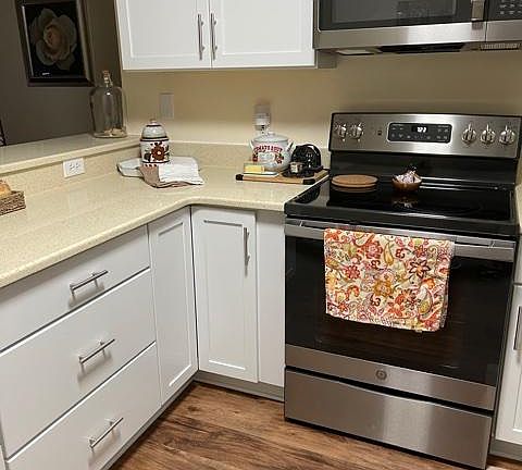 2nd image of 1516 Escandon Pl