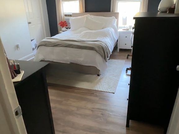 4th image of 37 Sayre St Floor 1