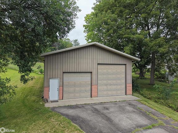 4th image of 2530 River Rd