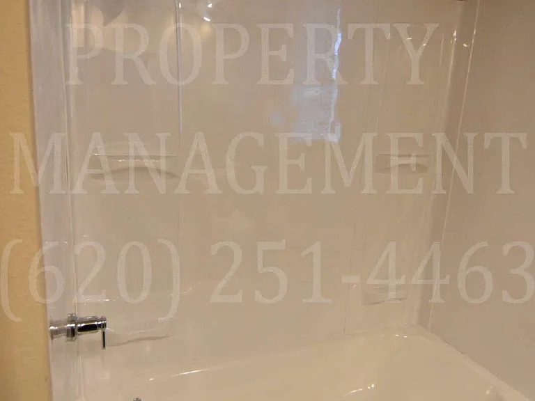 704 S Cline Rd — Photo 7