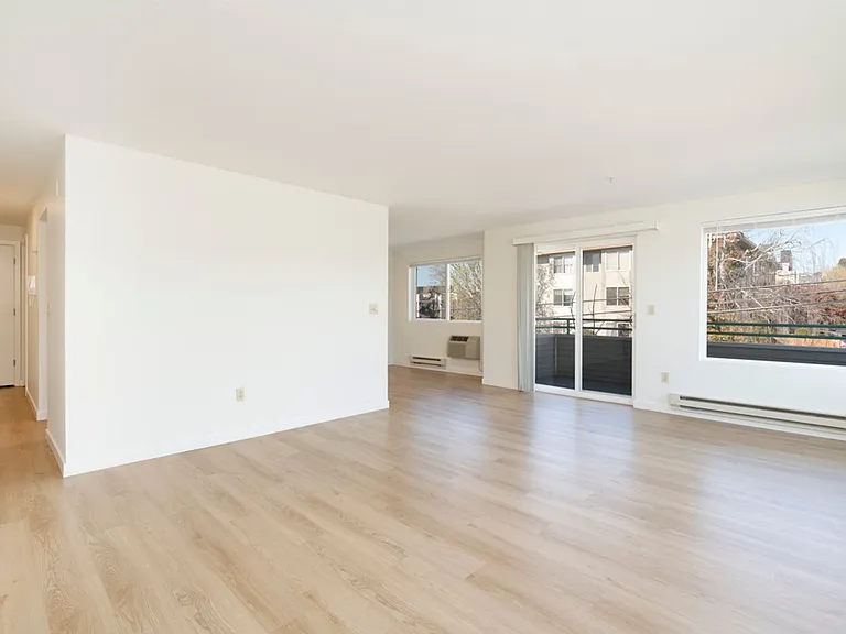 Nordhaven Apartments — Photo 24