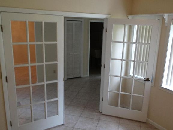 5th image of 2324 Queen Palm Dr