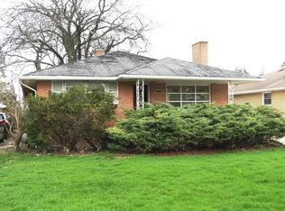 827 S Elmwood Ave, Waukegan, IL 60085