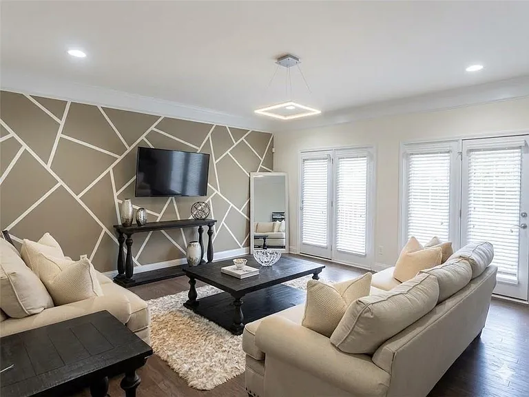 6272 Century Park Pl SE — Photo 4