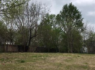 418 E Walnut St, Independence, MO 64050