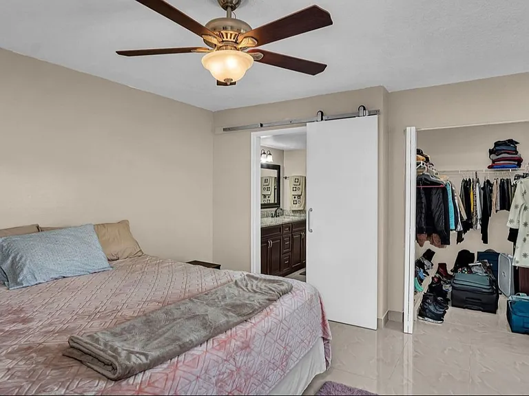 2703 5th Ct — Photo 8