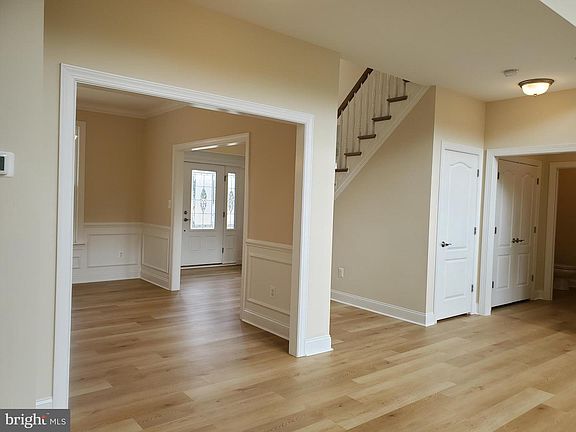 4th image of 24002 Woodmore Dr
