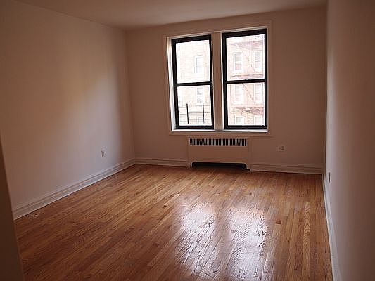 5th image of 245 Seaman Ave APT 4B
