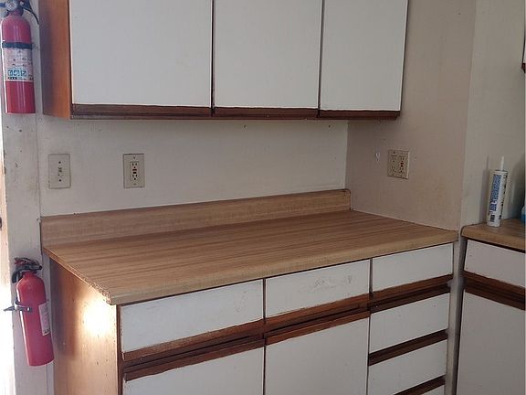 3rd image of 81 Maple St