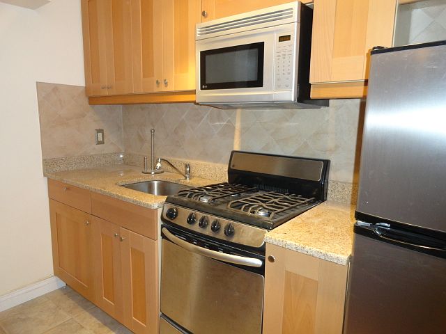 1st image of 2320 Hoyt Ave S