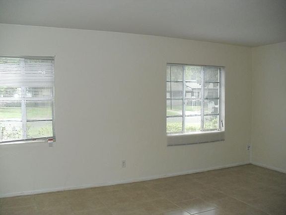 3rd image of 2548 Beaverbrook Pl