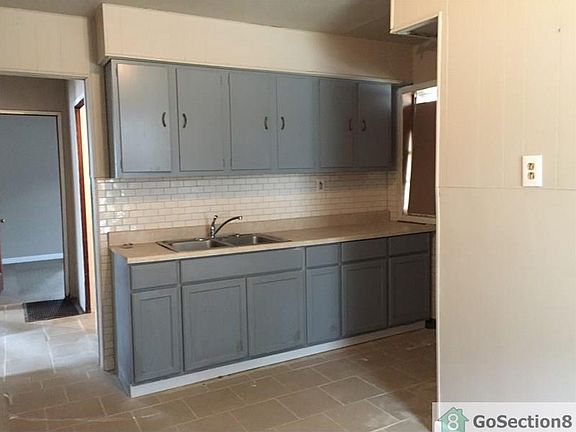 3rd image of 909 Nassau Dr