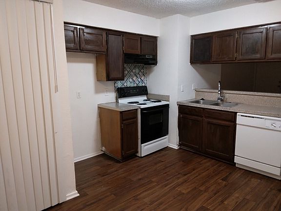 3rd image of 218 Pine Meadow Dr APT A