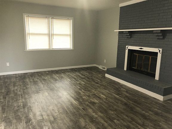 4th image of 111 Meadowlake Dr