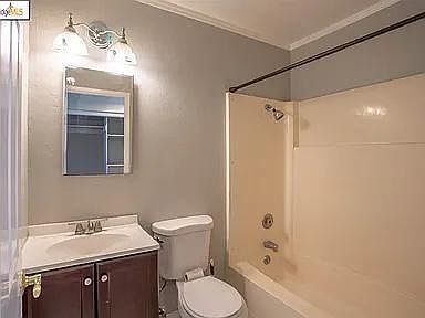 3rd image of 17 El Capitan Ln
