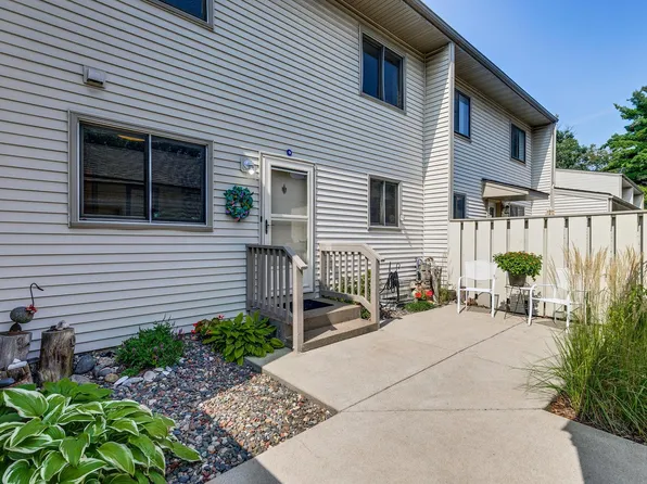 5574 Meister Rd NE, Fridley, MN 55432