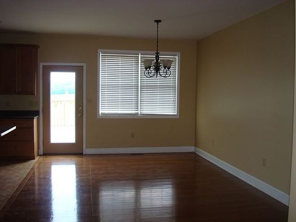 5th image of 16462 Charleston Pike