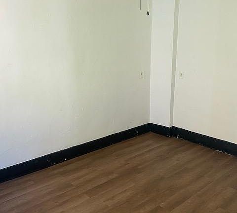 3rd image of 3007 Elm St