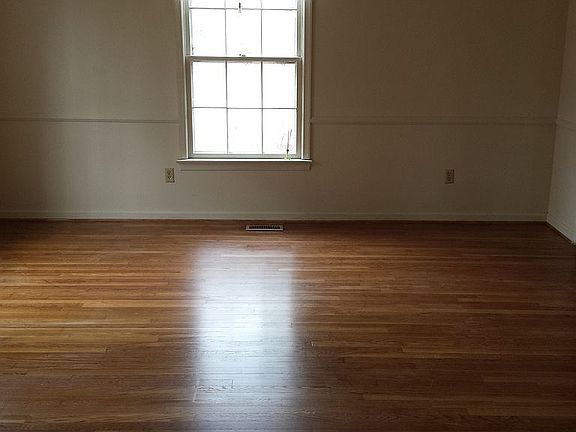 5th image of 604 Valley Forge Dr