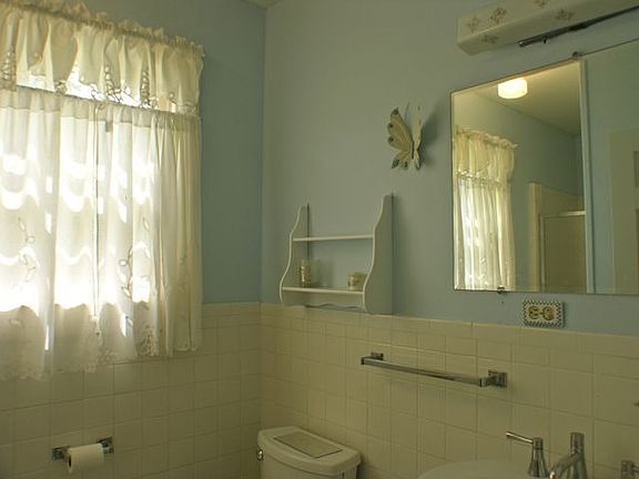 5th image of 560 Potter Dr
