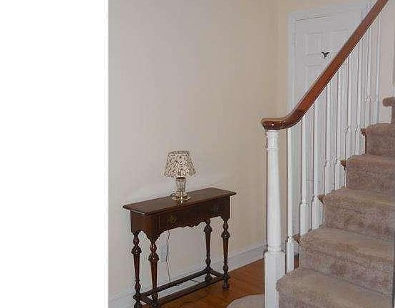 5th image of 905 Collenbrook Ave