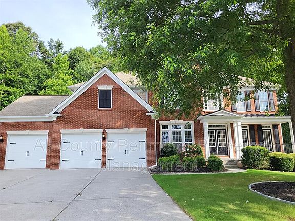 5th image of 4445 Agard St
