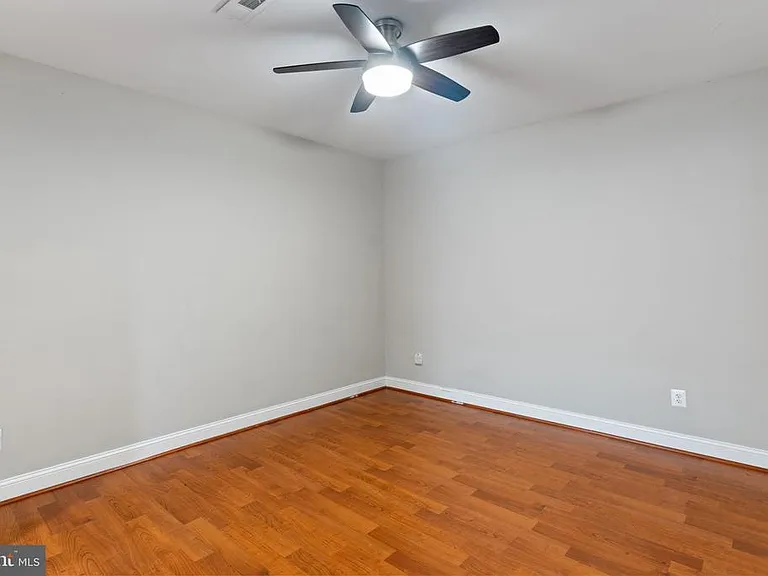 7495 Cavalcade Dr — Photo 32