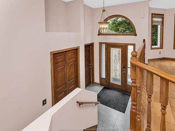 5th image of 3438 Treeline Ct