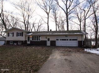 9500 Steimle Rd, Eau Claire, MI 49111